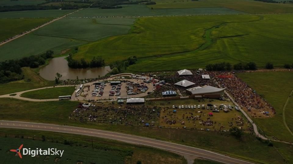 Homestead crowd